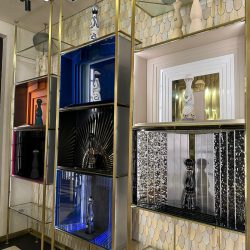 CLASE AZUL EXHIBIDORES ICONOS BOUTIQUE