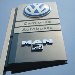 MAN-VW BANDERA DE ALTA VISIBILIDAD DE ACERO INOXIDABLE ESPEJO ALUMINIO ACERO AL CARBON Y ESMALTE AUTOMOTRIZ
