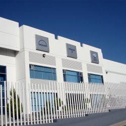 MAN- VW TABLETA DE ALTA VISIBILIDAD DE ALUMINIO ACERO INOXIDABLE ACABADO ESPEJO ACRILICO ESMALTE AUTOMOTRIZ