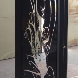 PARTICULAR PUERTA PRINCIPAL CALADA ACERO AL CARBON ESMALTE Y CRISTAL